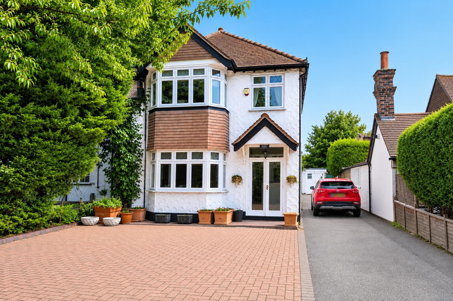 3 bed property in Croydon Road, Wallington